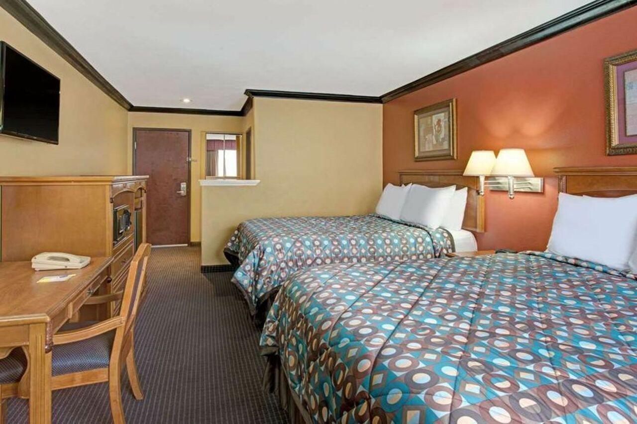 Quality Inn & Suites Sacramento Esterno foto