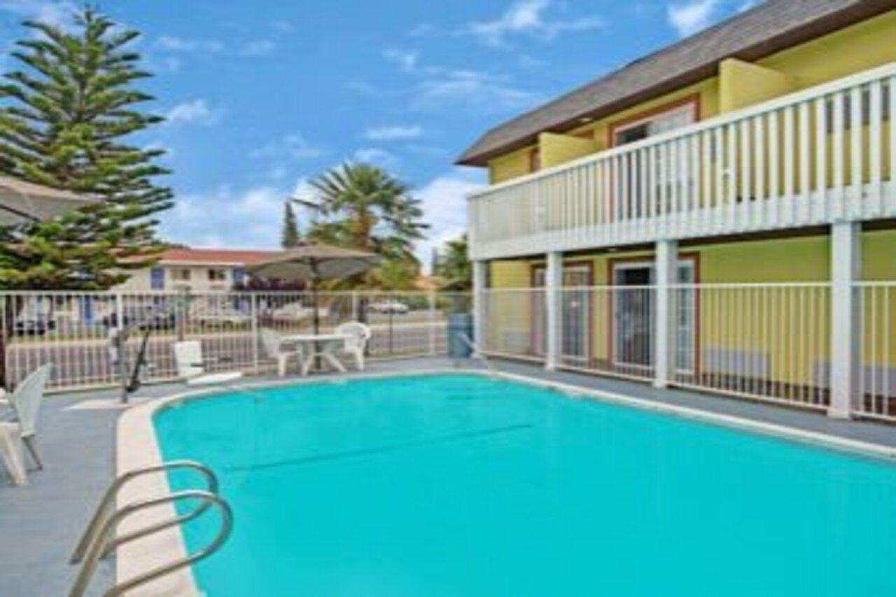 Quality Inn & Suites Sacramento Esterno foto