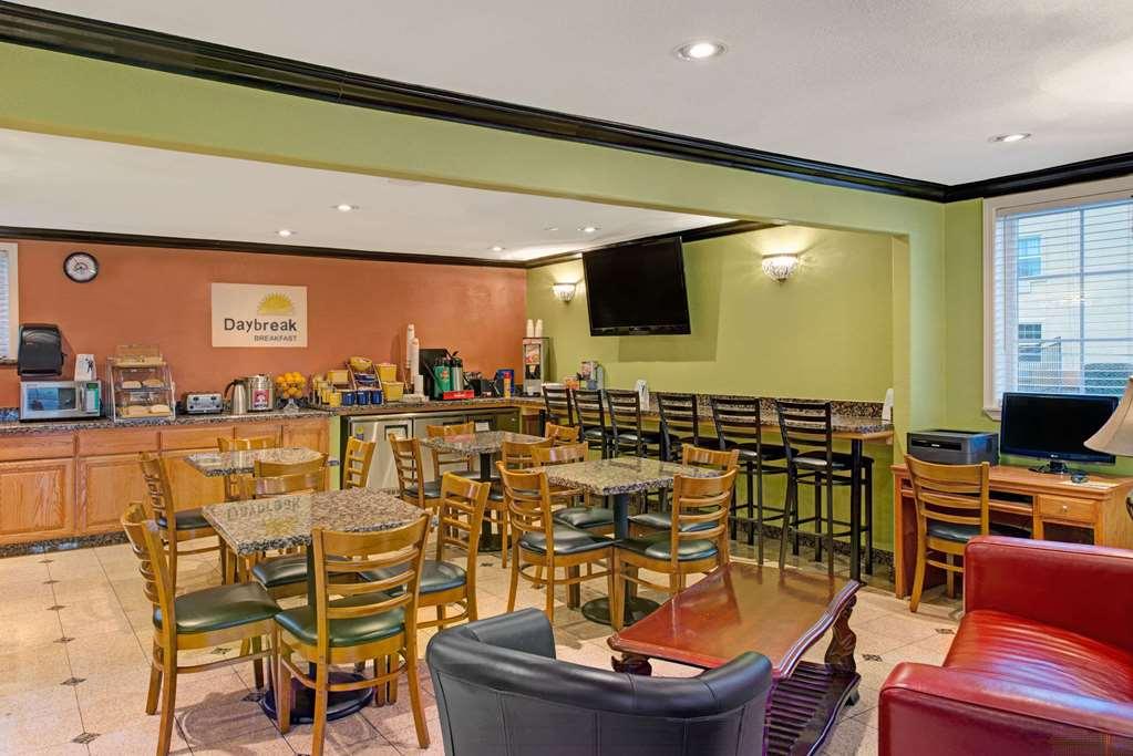 Quality Inn & Suites Sacramento Esterno foto
