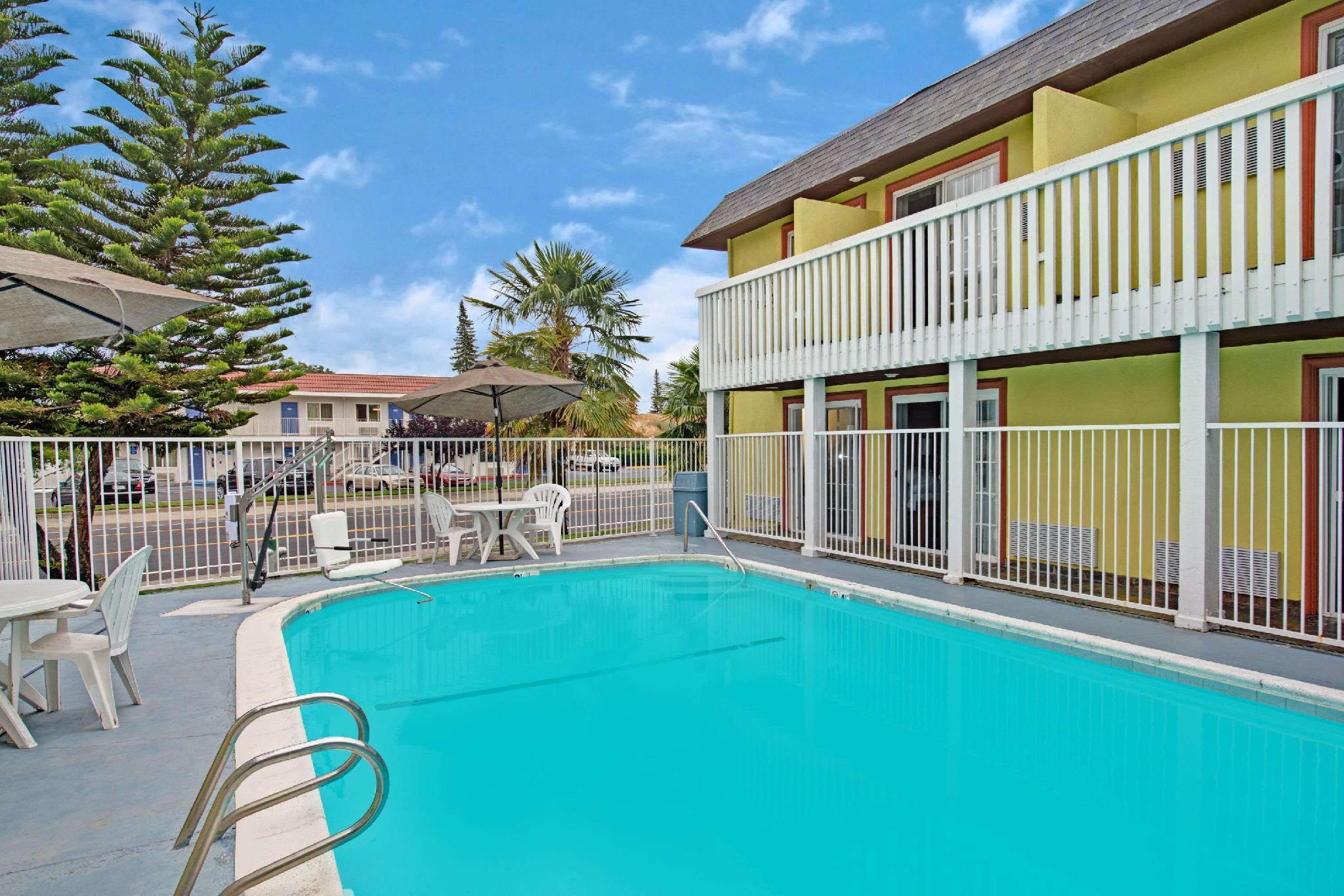 Quality Inn & Suites Sacramento Esterno foto