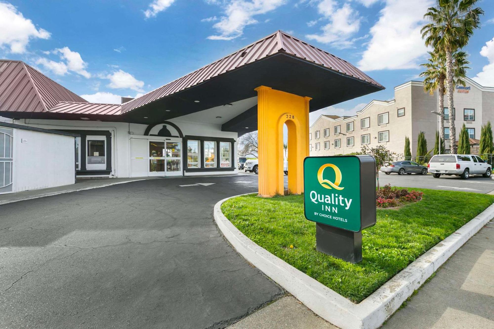 Quality Inn & Suites Sacramento Esterno foto