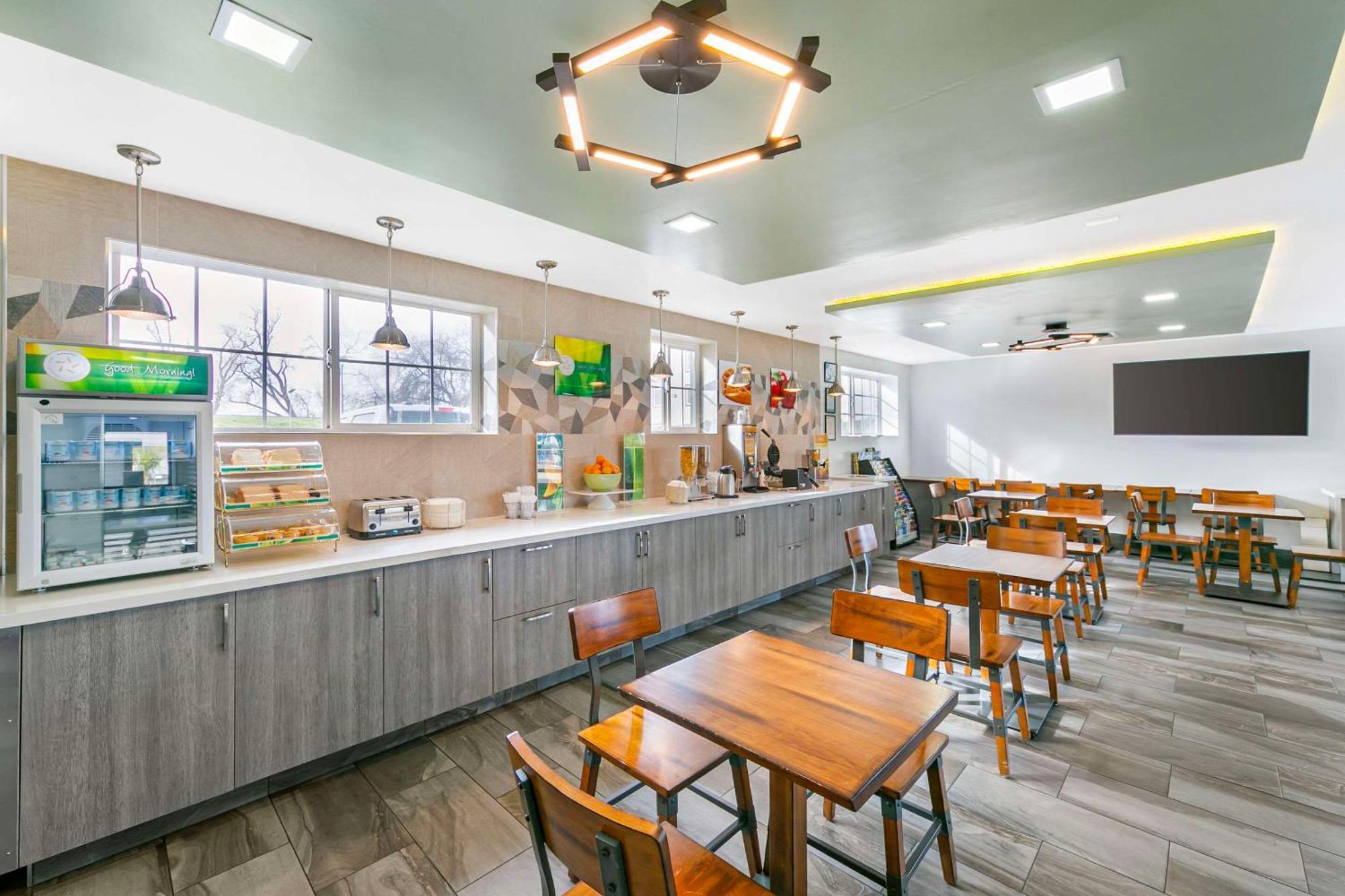 Quality Inn & Suites Sacramento Esterno foto