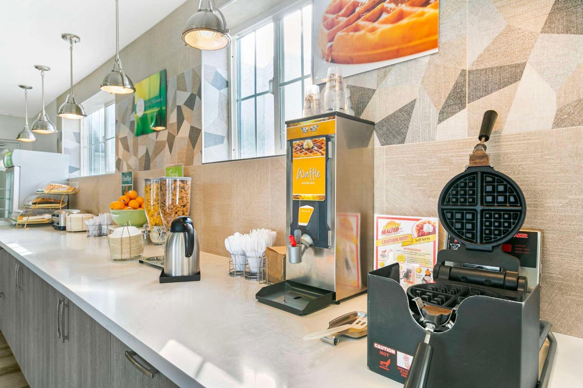 Quality Inn & Suites Sacramento Esterno foto