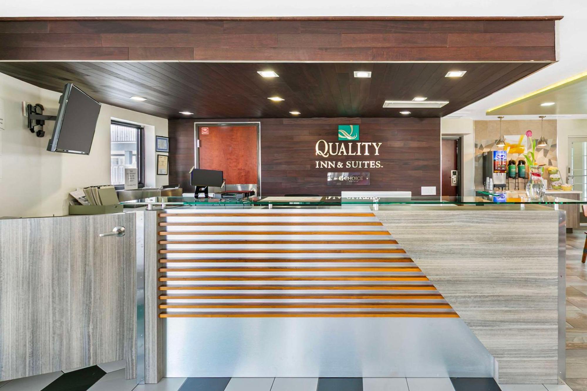 Quality Inn & Suites Sacramento Esterno foto