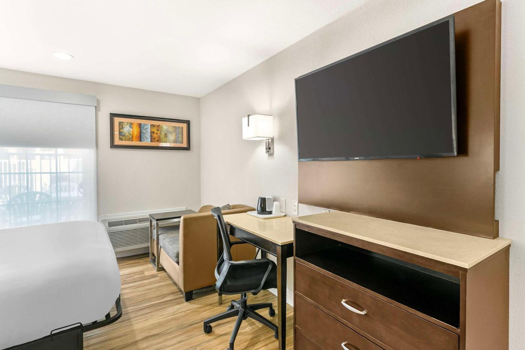 Quality Inn & Suites Sacramento Esterno foto