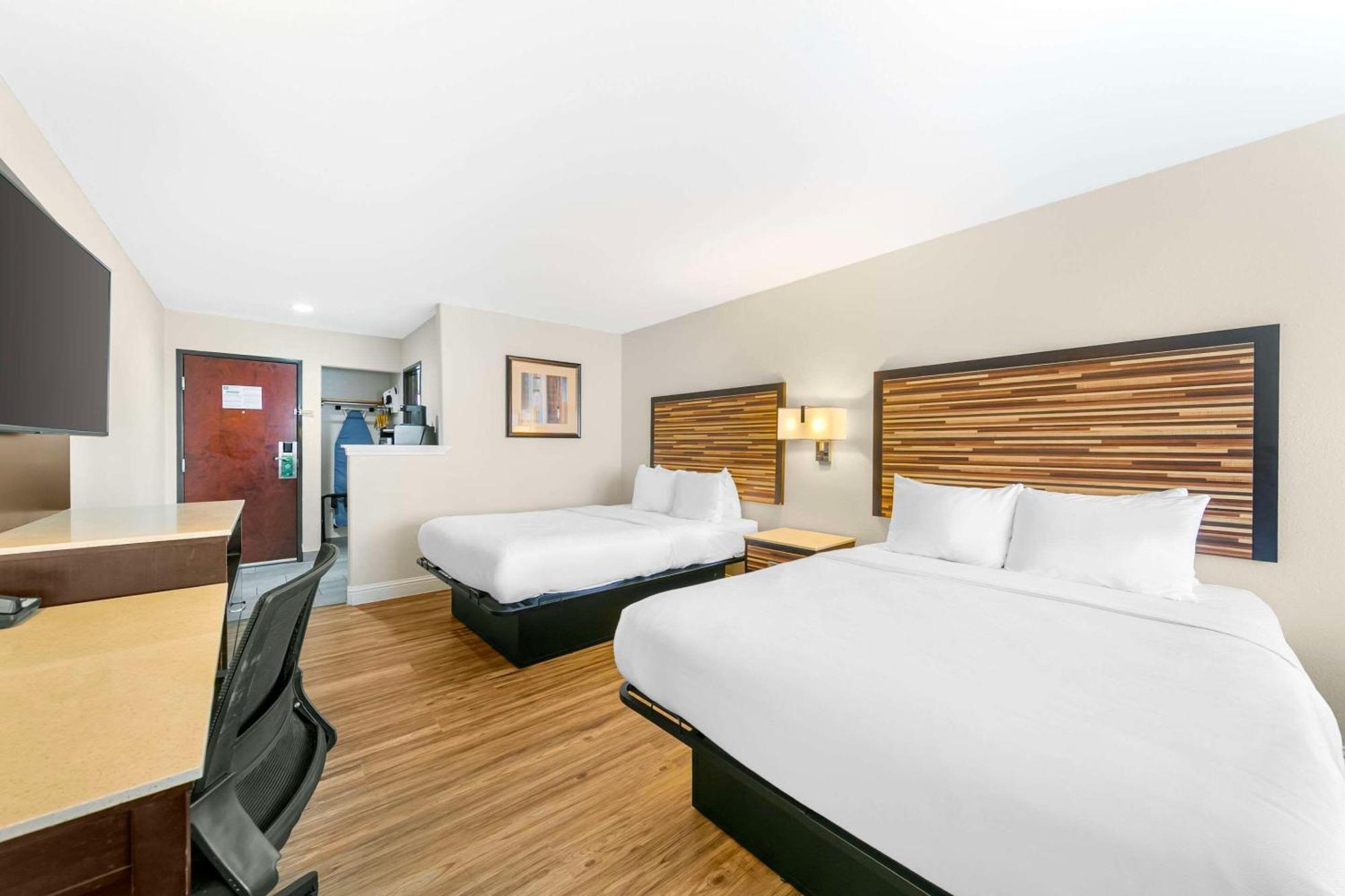 Quality Inn & Suites Sacramento Esterno foto