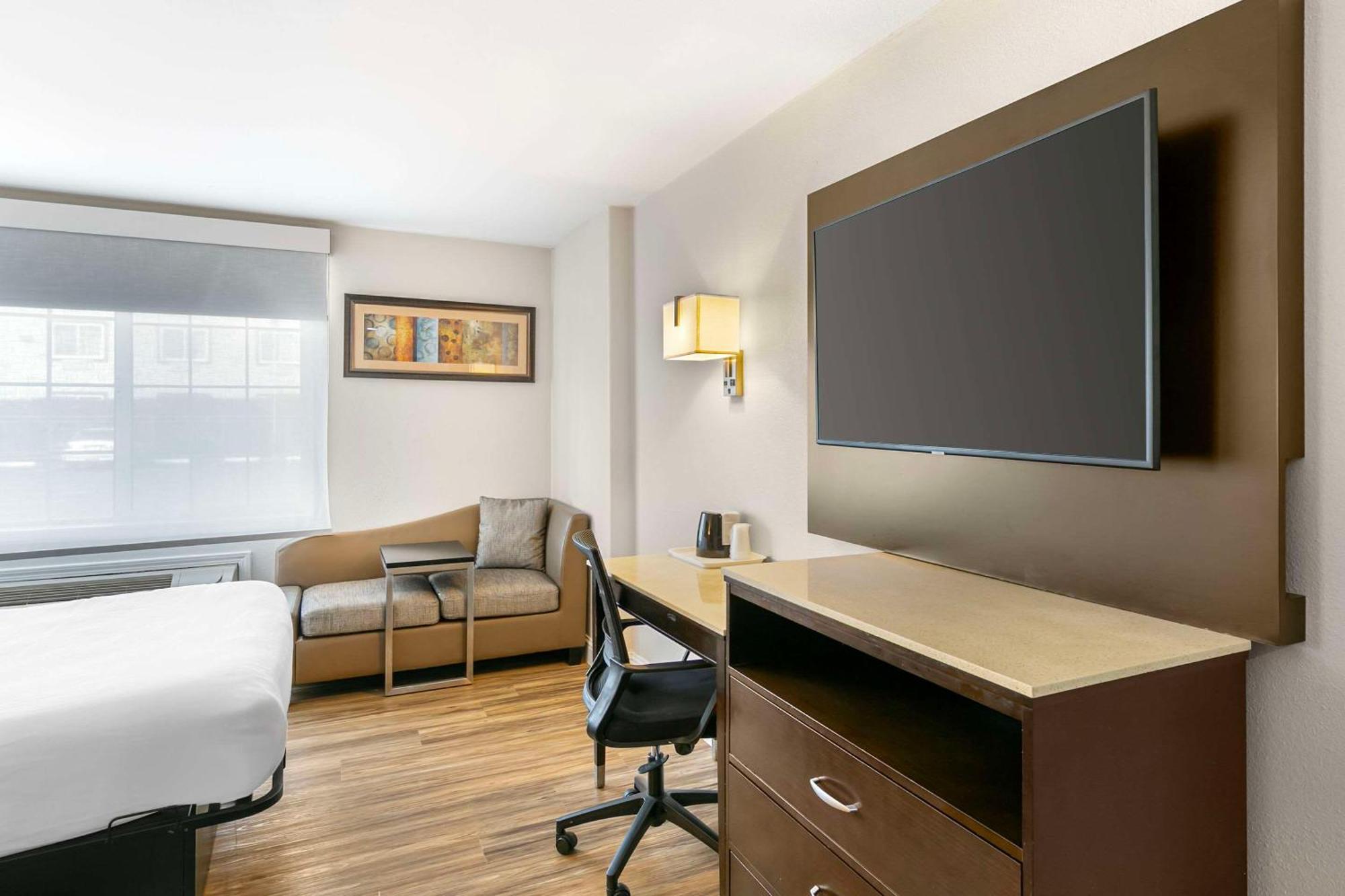 Quality Inn & Suites Sacramento Esterno foto