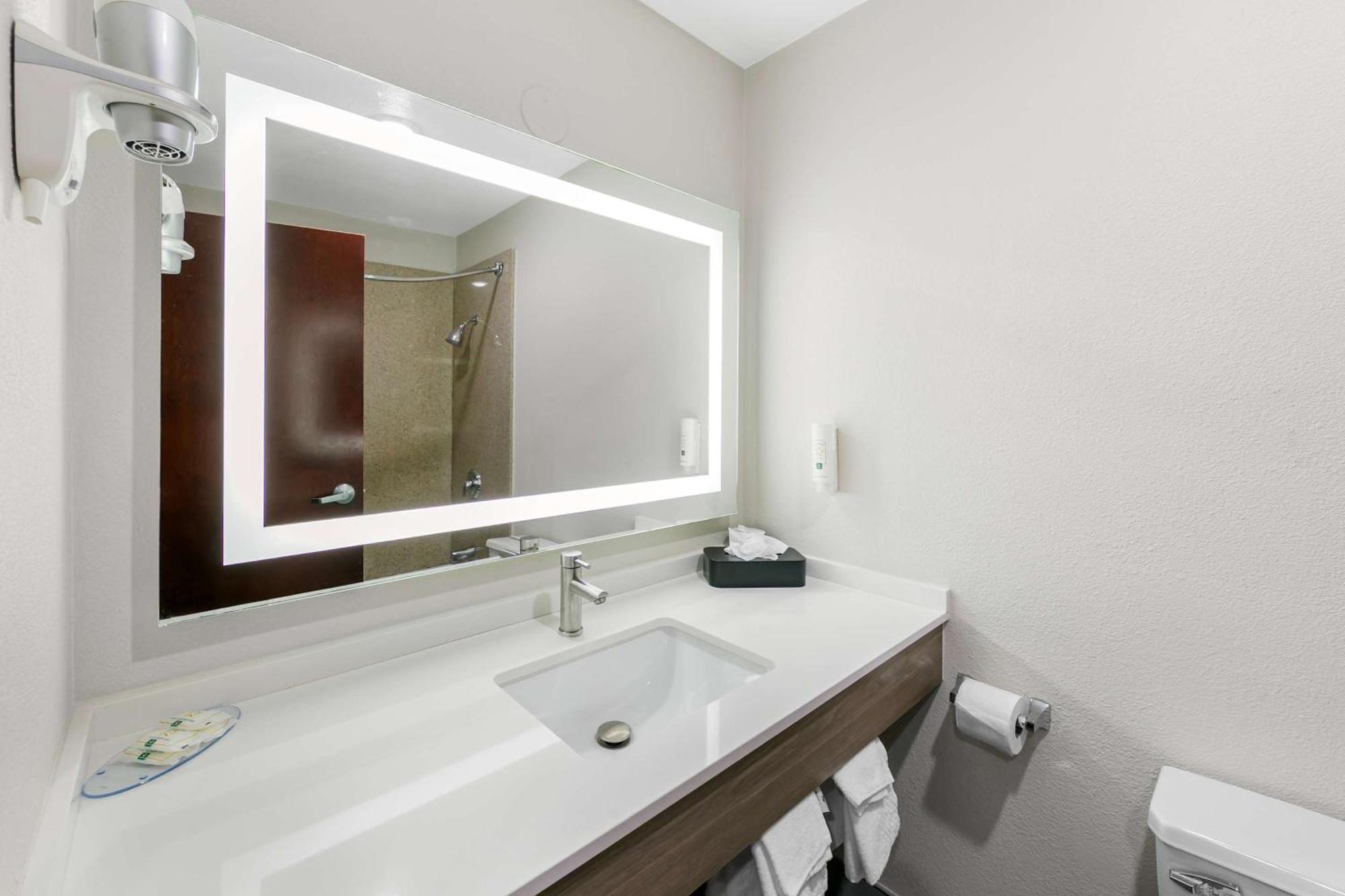 Quality Inn & Suites Sacramento Esterno foto